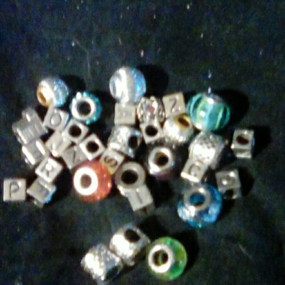 Assorted charms - Picture 3 of 3